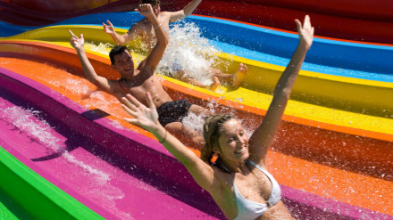 Tobogán en un parque acuático, España
