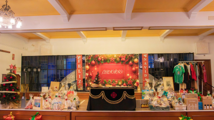 Objetos donados para el acto en el Casino Ferrolano