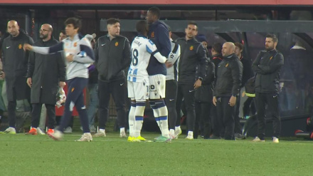 Sadiq en aquel partido en Son Moix es consolado