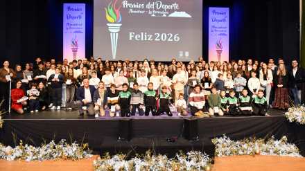 Foto de familia de los galardonados