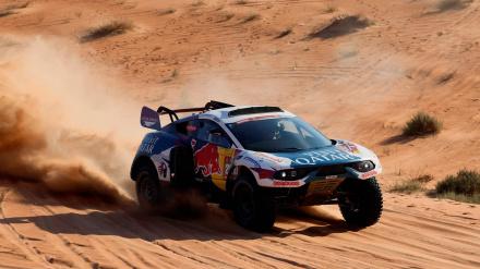 Al Attiyah ganó la etapa y se convierte en nuevo líder del Dakar.