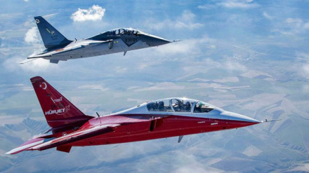 El prototipo TAI Hürjet en vuelo