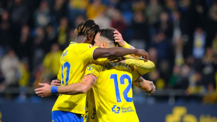 Los jugadores del Cádiz celebran un gol contra el Sporting