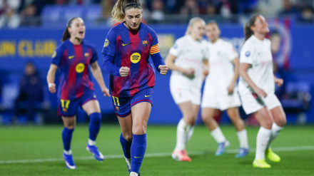 Alexia Putellas celebra uno de los goles del FC Barcelona ante el Madrid CFF