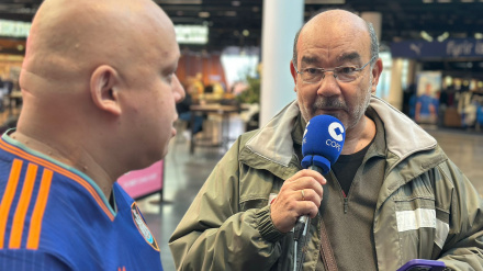 Ángel Expósito junto a Inuik, integrantes de las tribus indígenas de Groenlandia