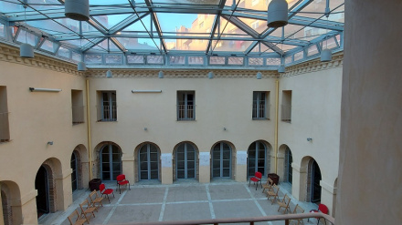 La residencia de Cáritas se ha convertido en alojamiento para algunos desalojados de Santa Clara