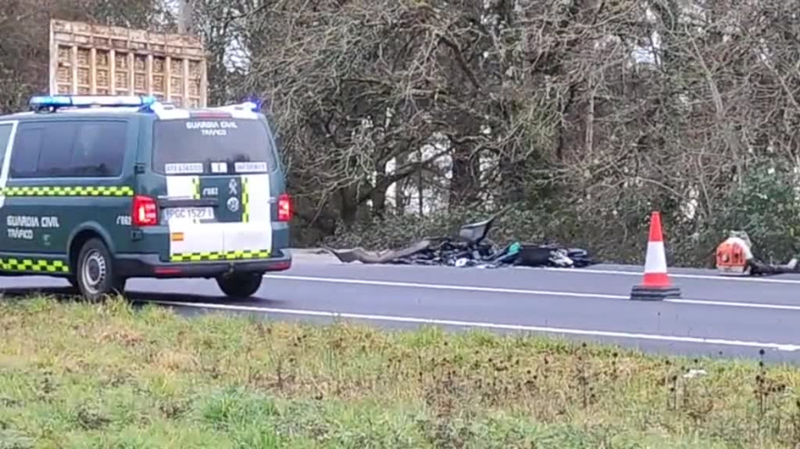 El accidente se produjo en la salida de Lugo hacia A Fonsagrada, en la carretera autonómica LU-530