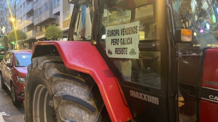 Los tractores se mantienen en diversas calles de la ciudad de Ourense
