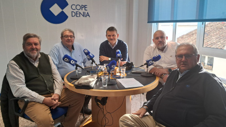 "El Debat Dénia" pone sobre la mesa la decisión del equipo de gobierno de asumir la gestión de la recaudación del impuesto de vehículos y la tasa de recogida de residuos