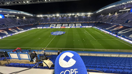 Estadio de Riazor y micro de COPE