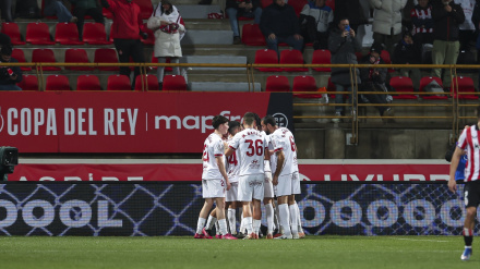 Los jugadores de la Cultural celebran su gol frente al Athletic