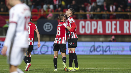 Guruzeta celebra el gol del Athletic frente a la Cultural