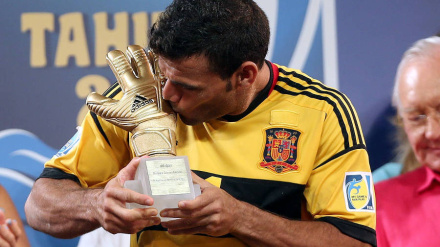 Dona, la leyenda del fútbol playa, impulsa el futuro de los deportes de arena en Almería