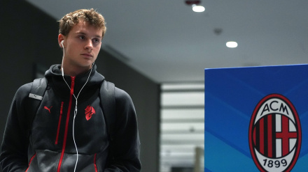 Maximilian Ibrahimovic recala en el Ajax cedido con opción de compra por el Milán.