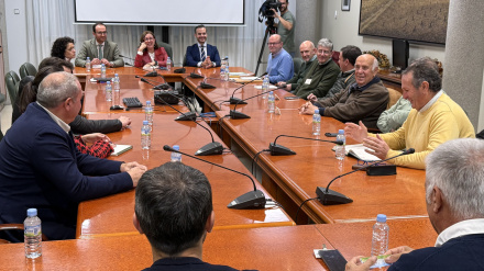 Reunión de la consejera en funciones Mercedes Morán con el sector del cava
