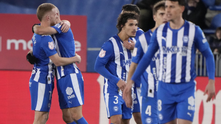 El Alavés celebra el gol de Carlos Vicente al Rayo Vallecano