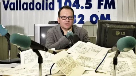 El alcalde de Valladolid, Jesús Julio Carnero, anuncia el nombramiento del humorista gráfico José María Nieto como pregonero de la Semana Santa de Valladolid en 2026