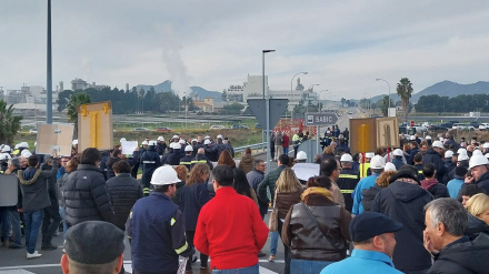 Concentración de trabajadores junto a Sabic