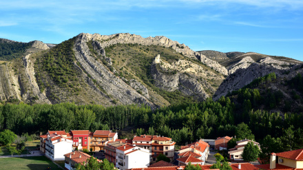 El Pliegue de la Olla es un símbolo del geoparque de Aliaga. Esta foto fue tomada en Aliaga, provincia de Teruel.