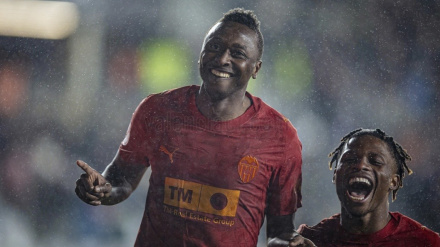 Sadiq se estrena como goleador en su regreso al Valencia CF