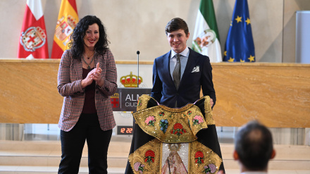 ENTREGA CAPOTE DE PASEO 2023