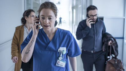 MADRID, 15/01/2026.-  Leonie Benesch es la enfermera Floria en 'Turno de guardia' que, dirigida por Petra Volpe, se presentó en el último Festival de cine de Berlín; una cinta que refleja de una manera cercana y respetuosa el mundo de la enfermería. EFE/ A Contracorriente Films // SOLO USO EDITORIAL/SOLO DISPONIBLE PARA ILUSTRAR LA NOTICIA QUE ACOMPAÑA (CRÉDITO OBLIGATORIO)
