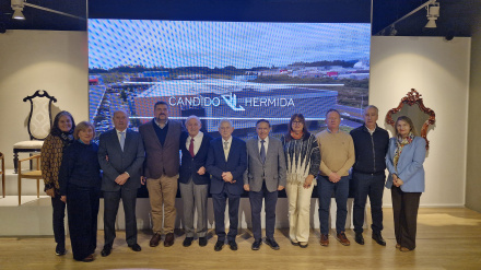 Integrantes de la comitiva que visitó este vienres Cándido Hermida