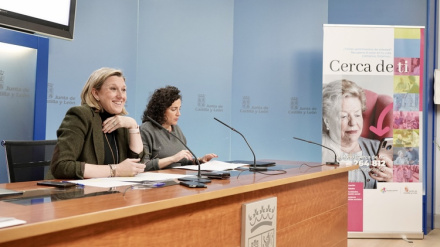 La Junta extiende su red de detección precoz de casos de soledad no deseada a las 1.600 farmacias de la Comunidad que se convierten en puerta de acceso a todos los recursos