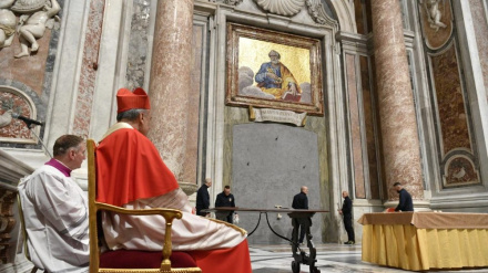 El rito del sellado de la Puerta Santa presidido por el Cardenal Mauro Gambetti