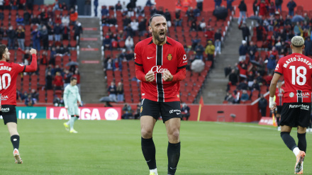 Muriqi celebra su gol, en el Mallorca - Athletic