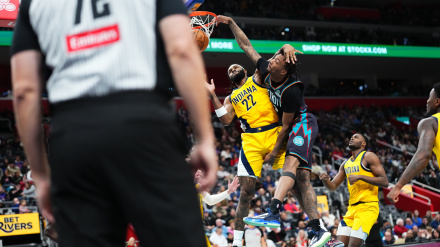 Los Indiana Pacers solo llevaban 25 puntos anotados al descanso ante los Pistons.