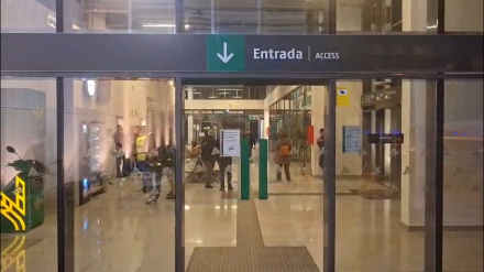 Familiares se acercan angustiados a la estación de Huelva para obtener información