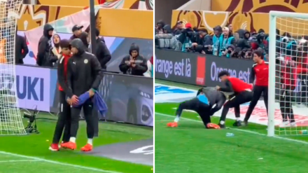 La imagen antideportiva de los recogepelotas de Marruecos con el porteros suplente de Senegal