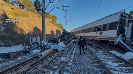 Captura Imágenes de la búsqueda de evidencias que puedan servir para la identificación de víctimas e investigación del accidente ferroviario en Adamuz (Córdoba)