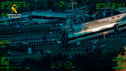 Vista aérea del accidente de trenes cerca de Adamuz (Córdoba) este lunes.