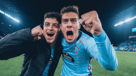 Hugo Álvarez y Manu Fernández celebran el triunfo ante el Rayo