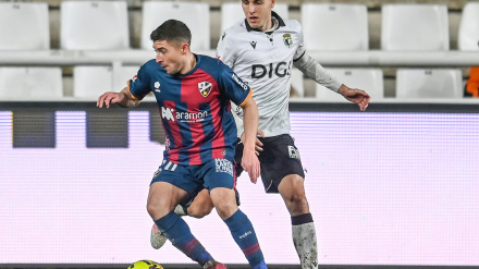 Partido entre el Burgos CF y el SD Huesca