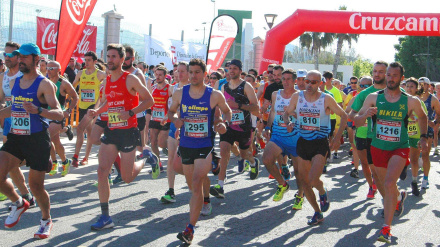 Salida de la prueba que se disputa en la Villa de Salobreña
