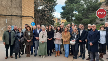 Dirigentes de Vox en Lorca en una visita al barrio de Los Ángeles, uno de los de mayor población extranjera en Lorca