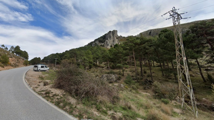 Endesa soterra una línea eléctrica en el corazón de la Sierra de Alfaguara