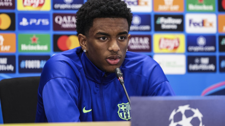 Alejandro Balde, futbolista del Barça, en rueda de prensa