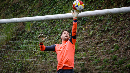 Remiro durante un entrenamiento en Zubieta