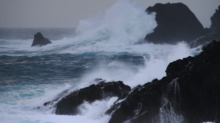 Fuerte oleaje en la costa de Valdoviño (A Coruña). Foto de archivo