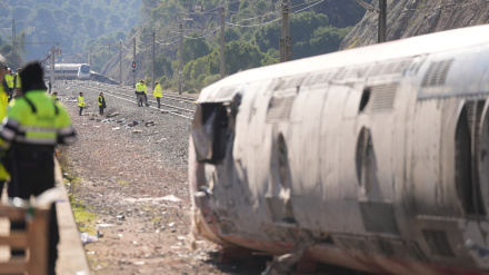 Uno de los vagones del tren de Iryo que descarriló, a 20 de enero de 2026, en Adamuz, Córdoba, Andalucía (España)