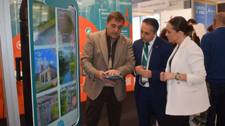 Piélagos presenta en Fitur su receta contra la masificación: desviar el turismo de la costa al interior