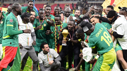 Aitor Vicente en la celebración de la selección de Senegal