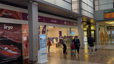 La odisea de viajar entre Málaga y Madrid con plan propuesto por Renfe desata la indignación de los viajeros: "Una vergüenza"