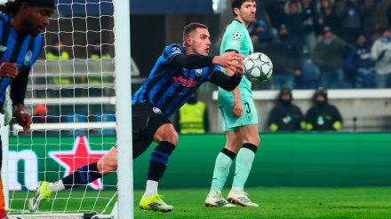 Krstovic reacciona con rapidez tras marcar el 2-3 para el Atalanta en los últimos minutos del partido de Champions frente al Athletic