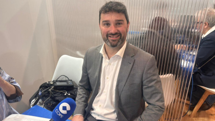 El alcalde de Luarca-Valdés, Óscar Pérez, en el especial de COPE Asturias desde Fitur 2026