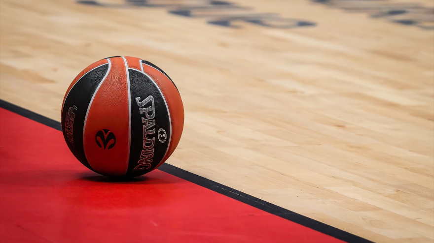 El balón de partido de Spalding durante la Euroliga de Turkish Airlines